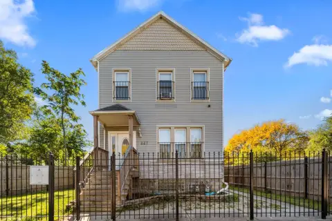 Chicago Multifamily Property For Sale