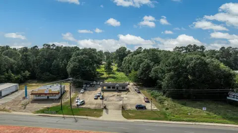 Fenced Automotive Property with Office