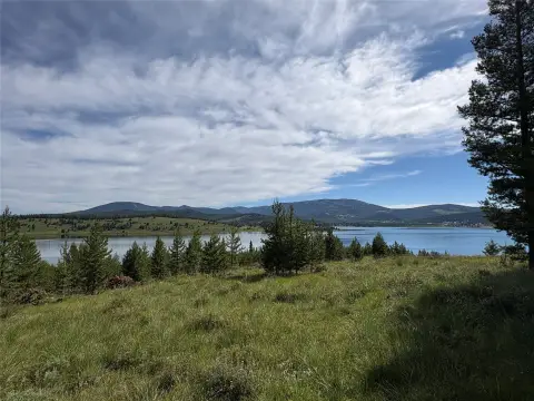 Waterfront Recreation Lot