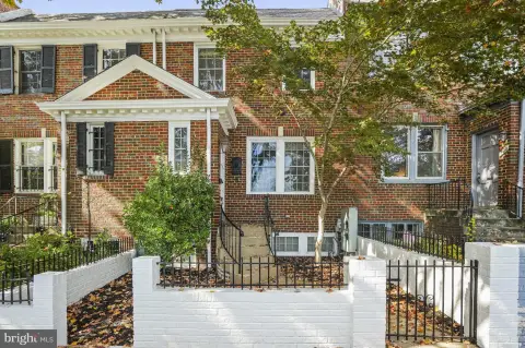 Georgetown/Burleith Duplex with Income Potential