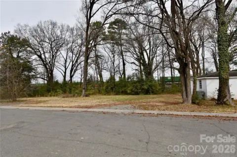 Double Lot in Prime Location