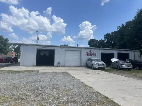 Flex Space With Overhead Door