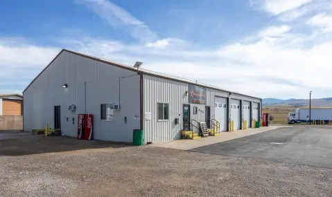 Insulated Warehouse with Overhead Doors