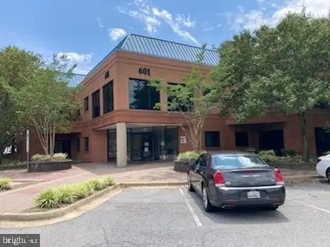 Improved Office Suite with Private Balcony