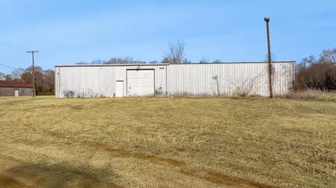 Industrial Warehouse on 7 Acres