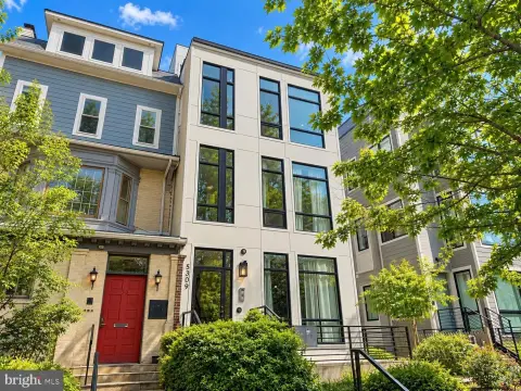 Four-Unit Multifamily Property with Penthouse