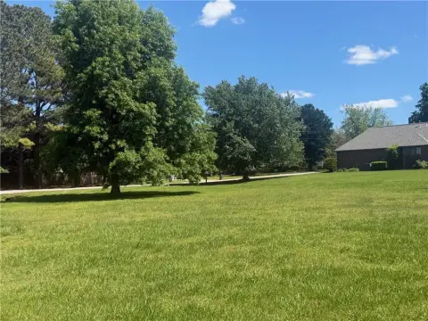 Residential Lot in Country Club