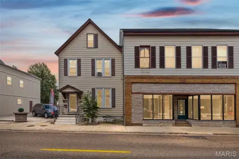 Four-Unit Downtown Mixed-Use Property