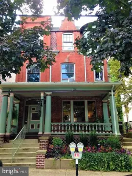 Victorian Mansion with Reception Room