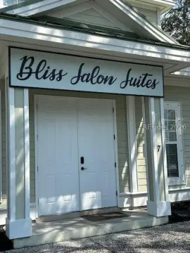 Salon Suite Property
