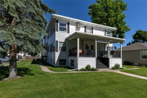 Income-Generating 6-Plex with Garage