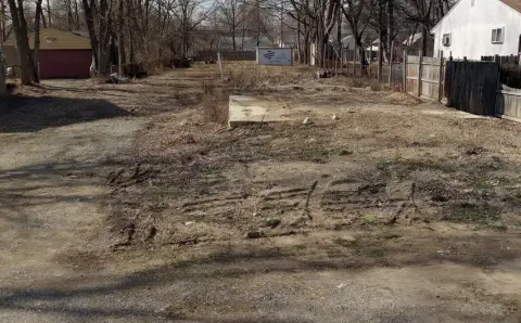 Residential Lot in Established Neighborhood