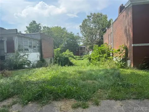 Residential Land in St Louis