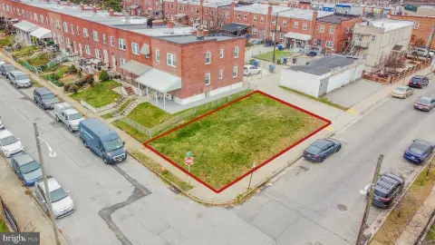 Vacant Corner Lot in Greektown