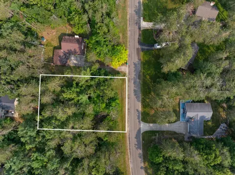 Wooded Lake Community Lot