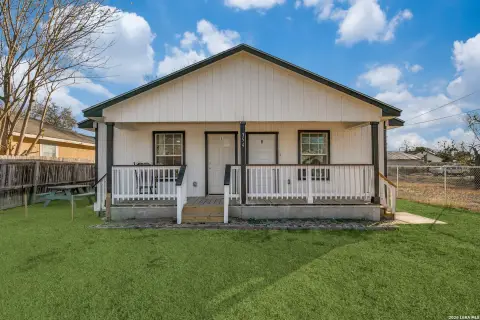 Renovated Duplex Near Downtown