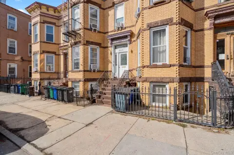 3-Unit Multifamily Building