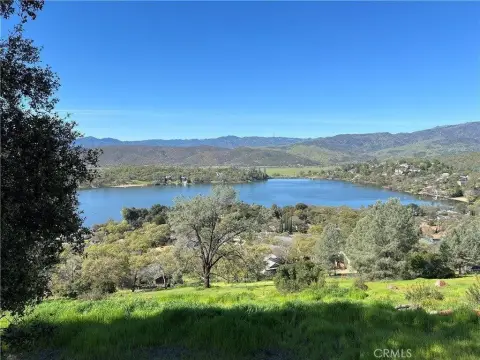 Land with Lake Views
