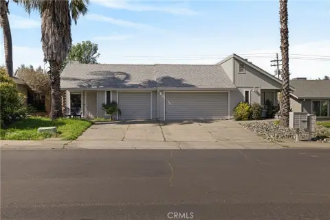 Contemporary Duplex With Garages