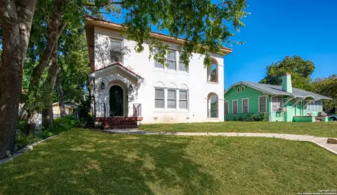 Updated Upper-Floor Duplex