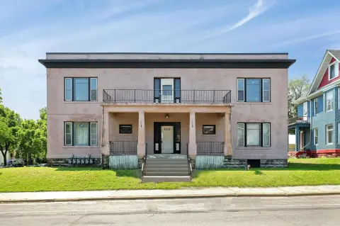 6-Unit Apartment Building