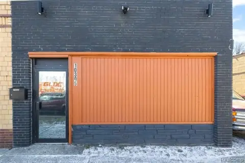 Detroit Commercial Space with Garage