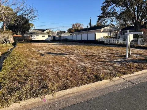 Residential Land in St. Petersburg