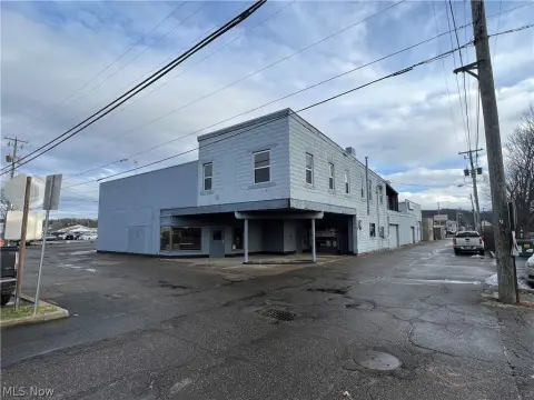 Warehouse Space with Overhead Door