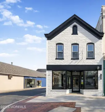 Renovated Commercial Space on Main