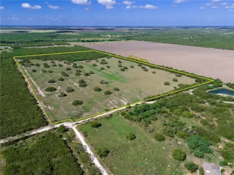 Secluded Sandia Land with Potential