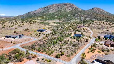 Expansive Land Parcel in Prescott