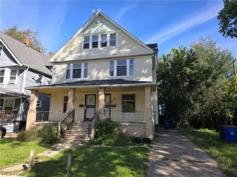 Duplex with Full Basement