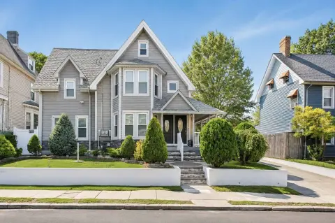 Detached Two-Family Duplex