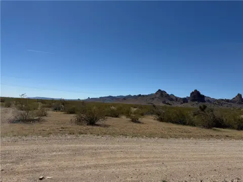 Off-Grid Land with Mountain Views