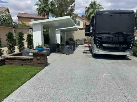 Recreation Land with Outdoor Kitchen