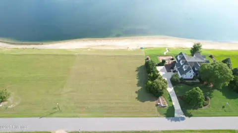 Lakefront Lot in Edenton