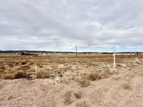 Land in Paulden, Arizona