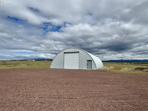 Goldendale Land with Quonset Hut