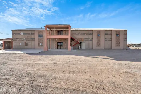 Versatile Commercial Facility in El Paso