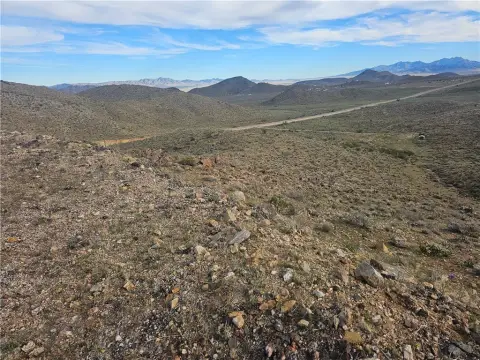 Kingman Land with Mountain Views