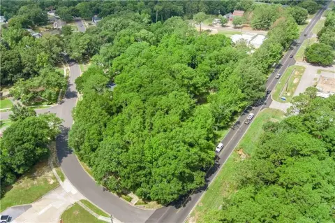 Commercial Land with Major Road Frontage
