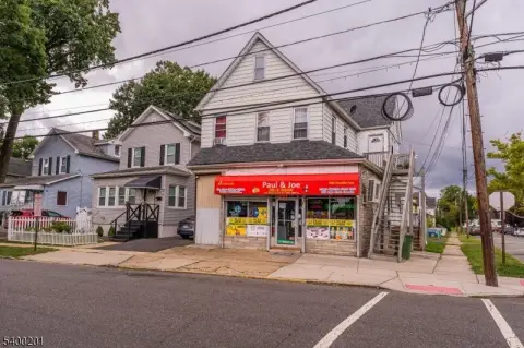 Profitable Mixed-Use Property with Liquor