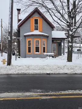 Elkhart Restaurant/Bar For Sale