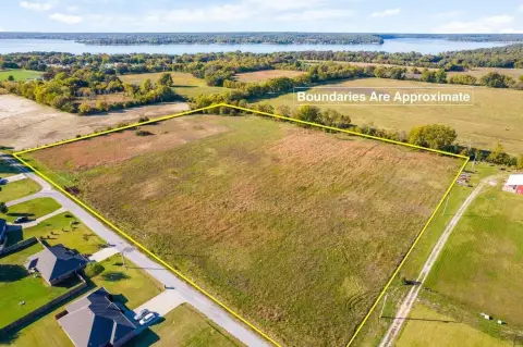 Land in Grove, Oklahoma