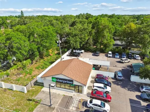 Leased Corner Commercial Service Building