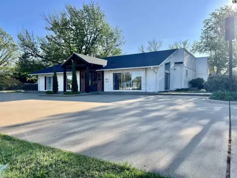 High Traffic Corner Location