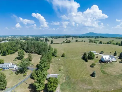 Agricultural-Zoned Acreage Parcel