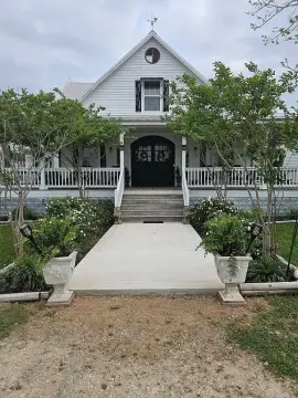 Farmhouse Retreat on Picturesque Acres