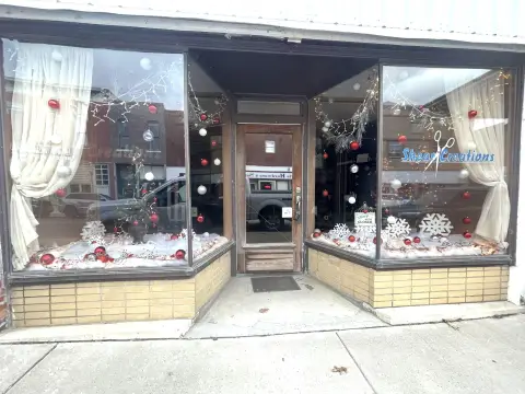 Main Street Commercial Property, Paris