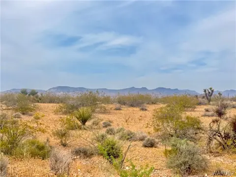 Scenic Land in Golden Valley